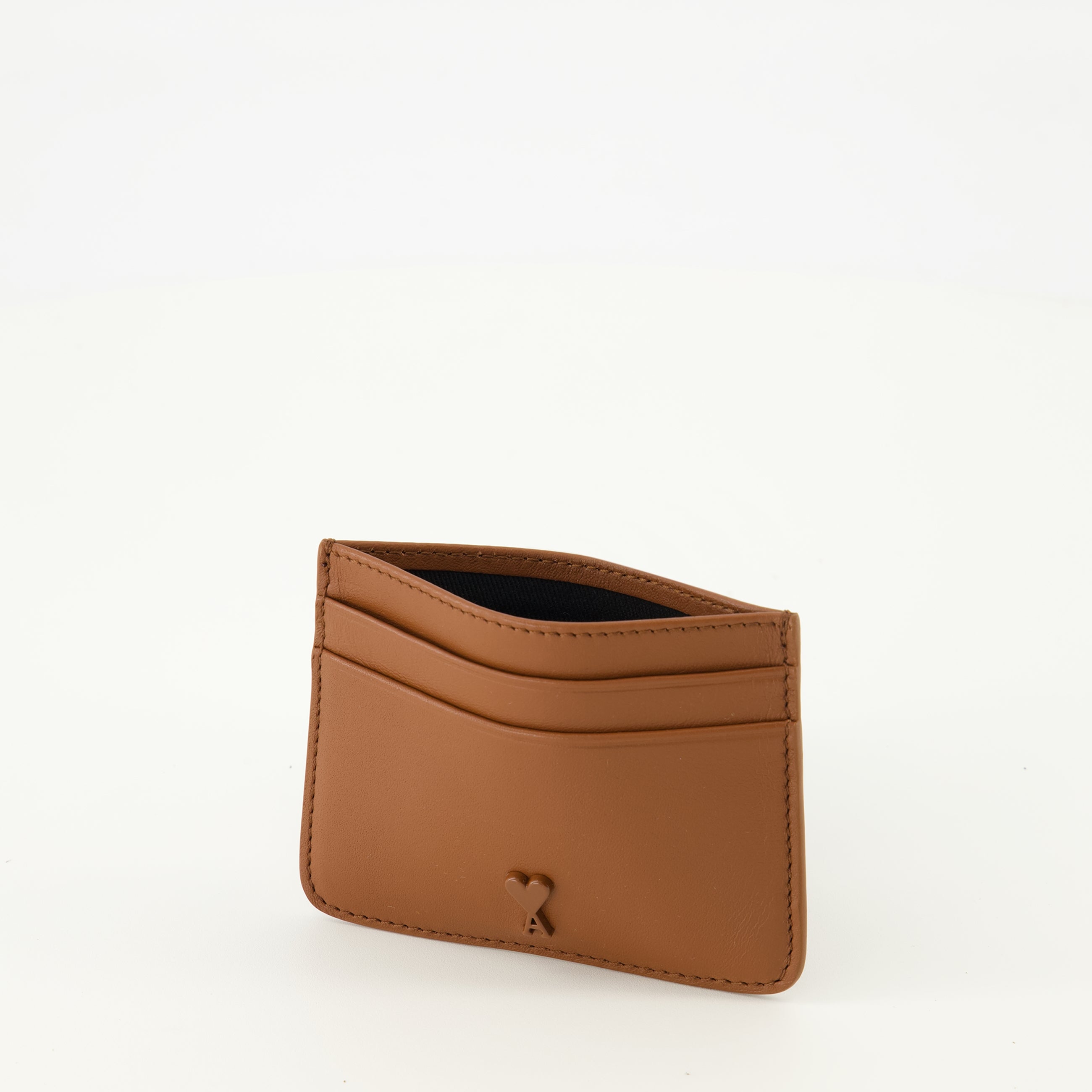 Image de l'article Porte-cartes AMI de coeur marron de la marque Ami PARIS pour Unisex - Saison Printemps-Été 2026 - Vue détaillée_2