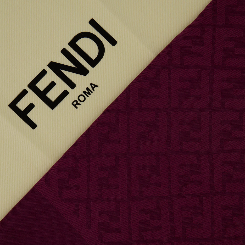 Imagem do lenço FF bordô da marca Fendi para mulheres - Temporada Primavera-Verão 2026 - Vista Detalhada 3