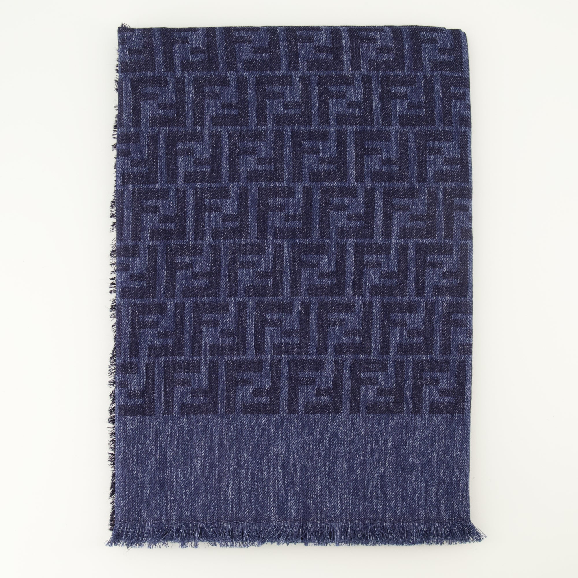 Image de l'article Châle FF bleu marine de la marque Fendi pour Femme - Saison Printemps-Été 2026 - Vue de Dos