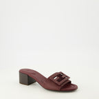 Bild des Artikels Burgunderfarbene Baguette-Absatzsandalen von Fendi für Damen - Frühjahr-Sommer 2026 - Rückansicht