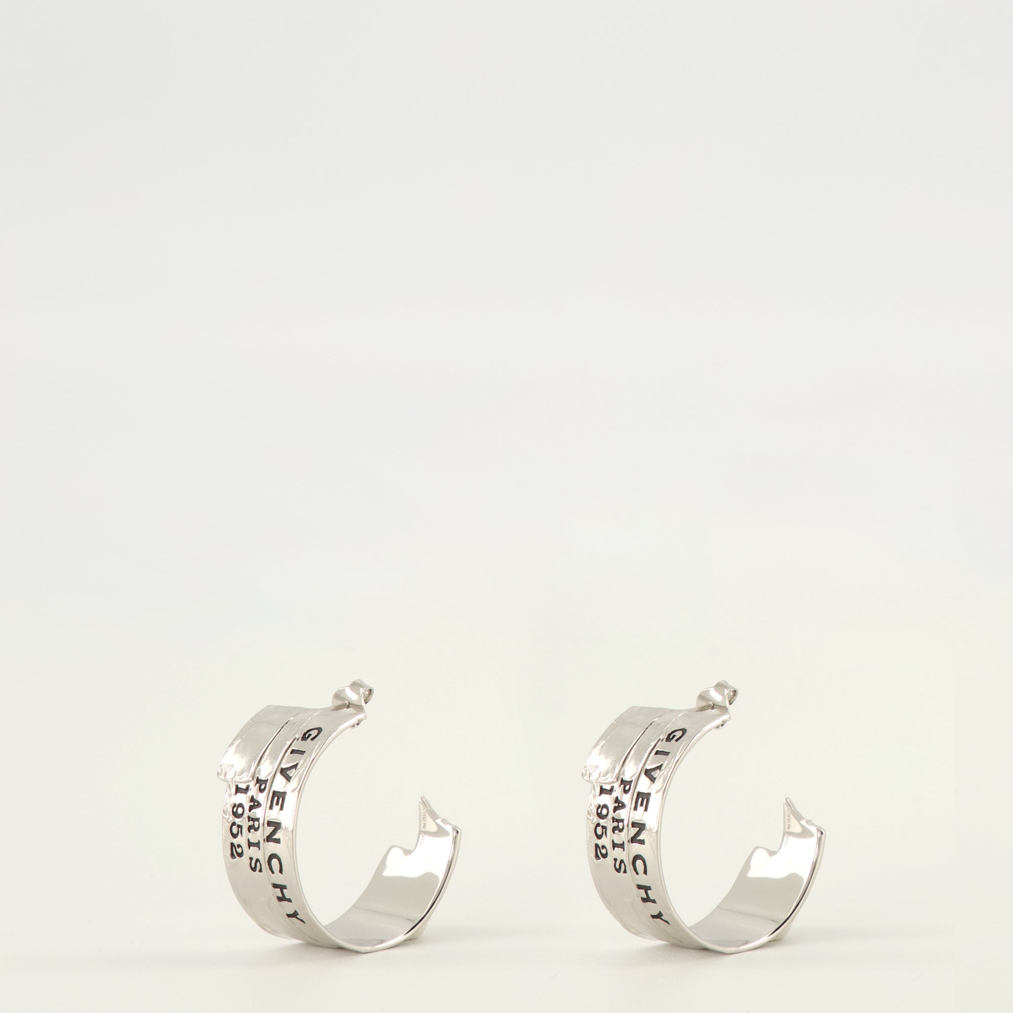 Image de l'article Boucles d'oreilles Givenchy Tape de la marque Givenchy pour Femme - Saison Automne-Hiver 2025 - Vue détaillée_2