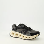 Image de l'article Baskets B35 grise de la marque Dior pour Homme - Saison Printemps-Été 2026 - Vue trois quarts avant droite