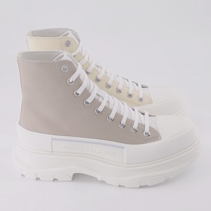 Bottes et bottines Bottines Tread Slick Alexander McQueen Beige Homme