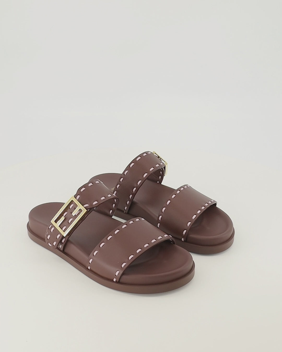 Chaussures ouvertes Sandálias de Couro Castanhas Fendi Feel Fendi Marron Femme