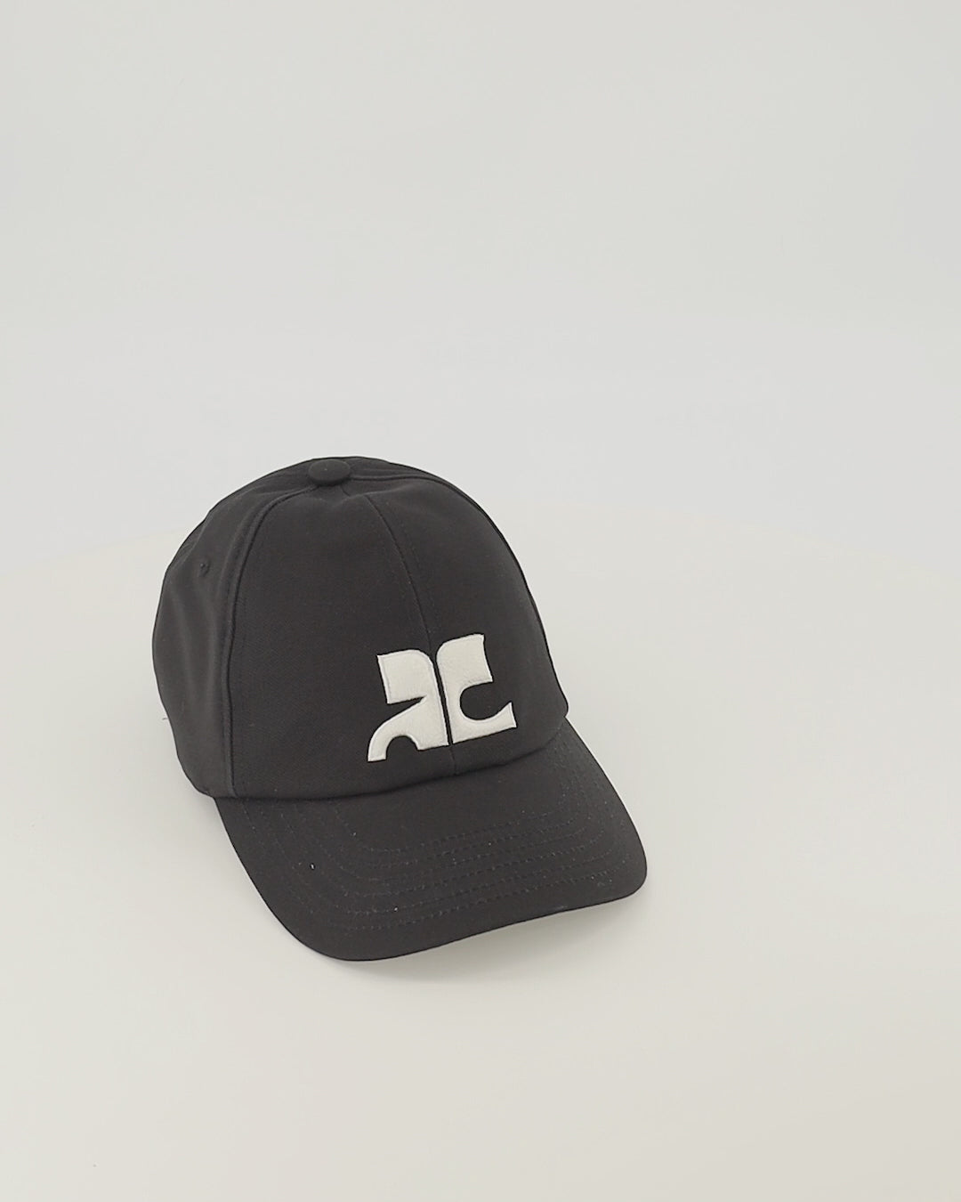Chapeaux, casquettes et bonnets AC Bestickte Schwarze Mütze Courrèges Noir Femme