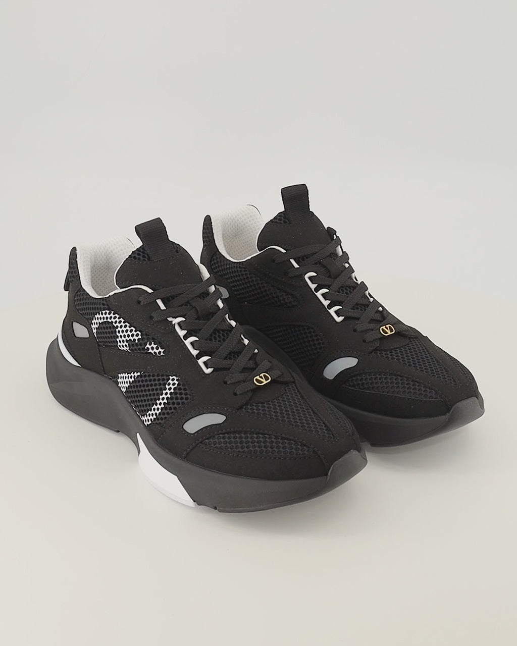 Baskets 데미비 블랙 패브릭 스니커즈 Valentino Garavani Noir Homme