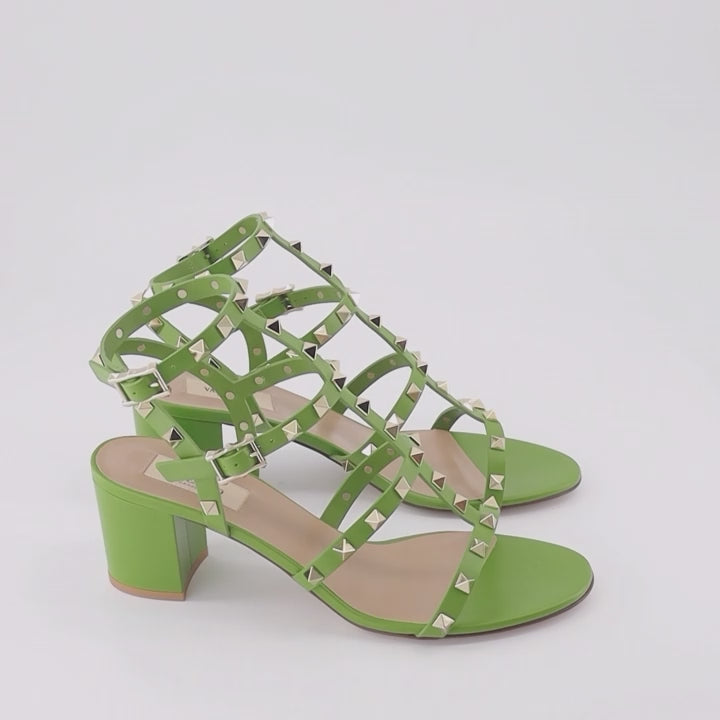 オープントゥシューズ ロックスタッズサンダル Valentino Garavani 緑 女性