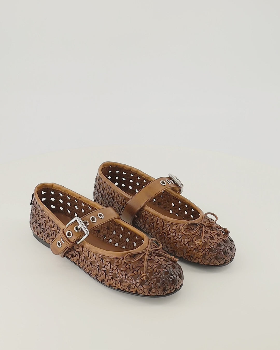 Chaussures plates Ballerines Cannage en cuir marron Miu Miu Marron Femme