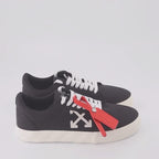 Baskets Baskets basses Vulcanized Off-White Noir Homme