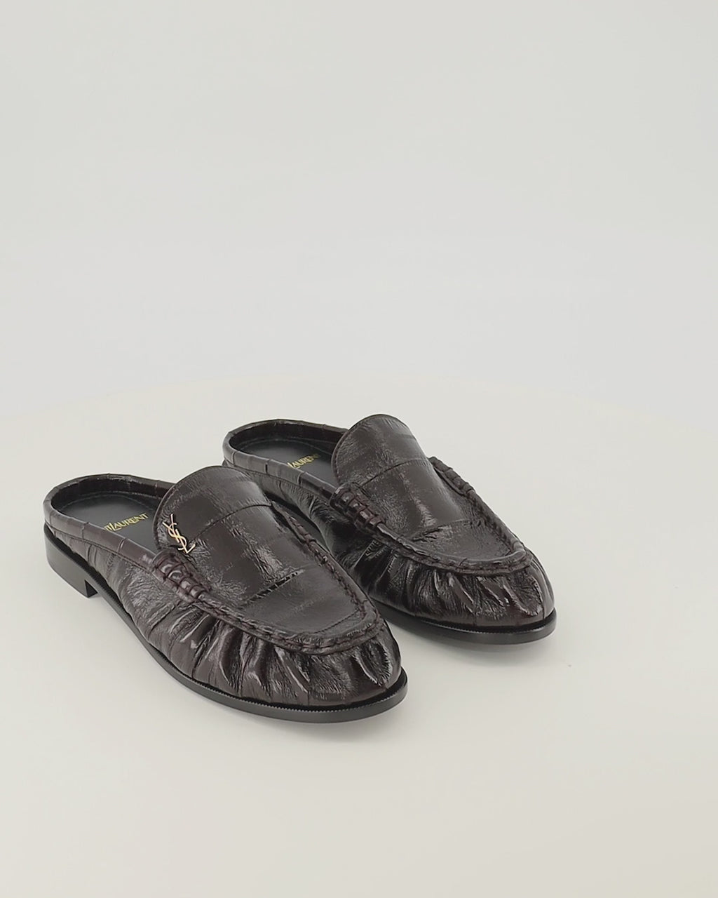Chaussures ouvertes Mocassini Mules in Pelle Marrone Saint Laurent Marron Femme