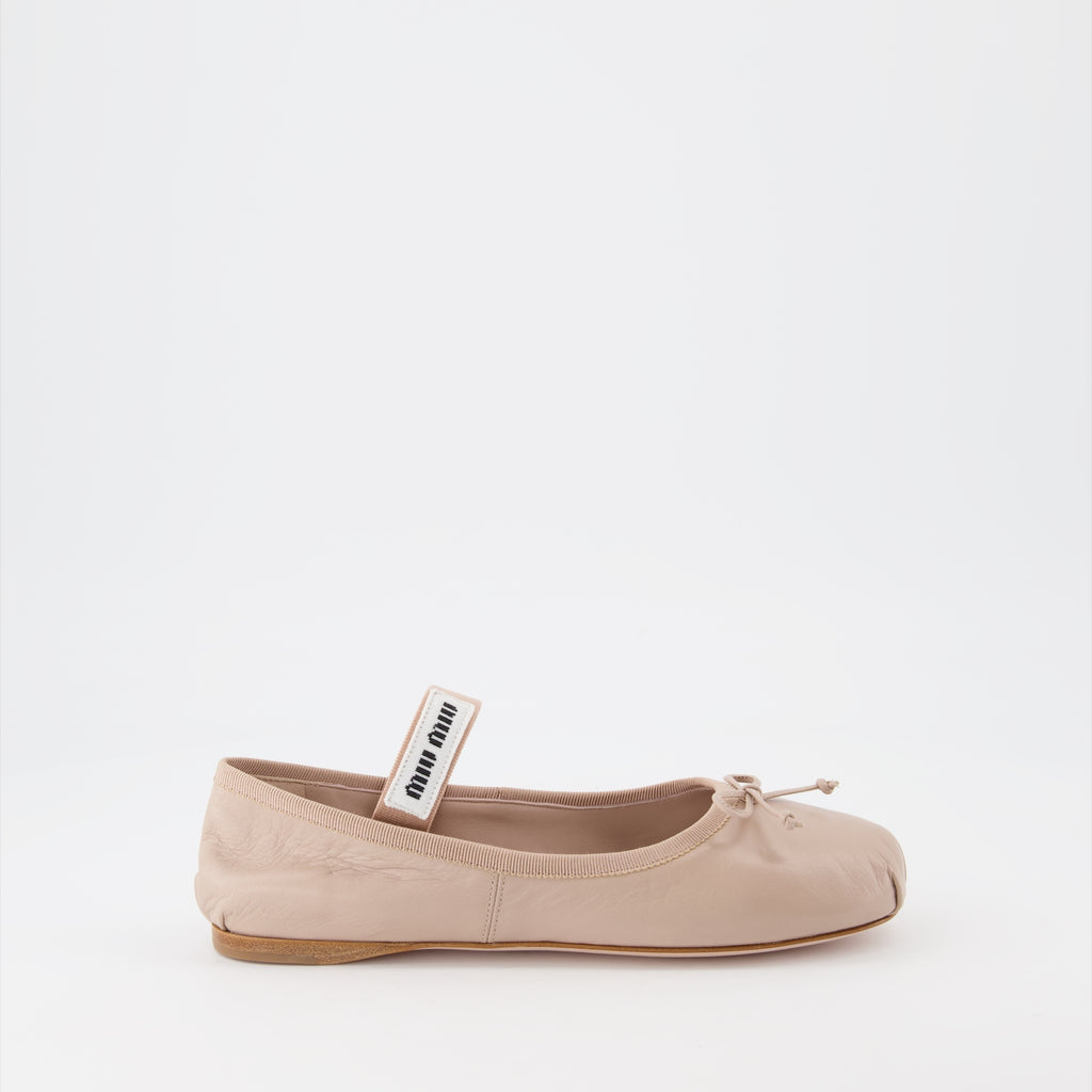 Chaussures plates Ballerines en cuir Miu Miu Beige Femme