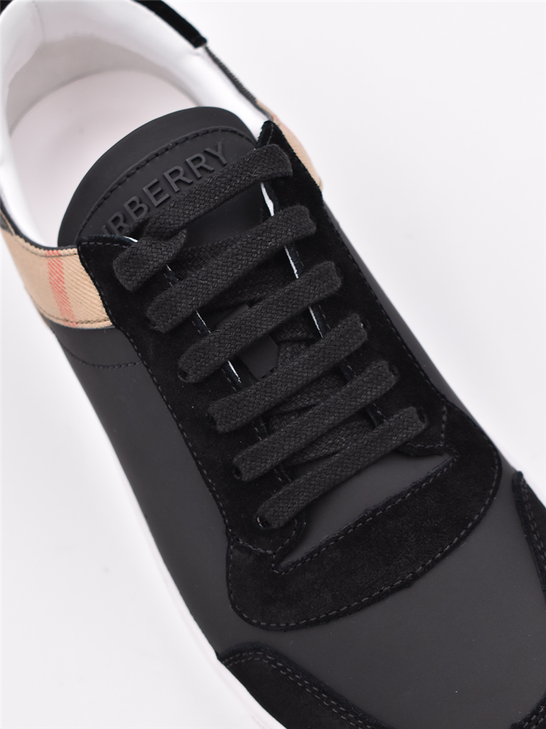 Sneaker Baskets à carreaux Burberry Schwarz Homme