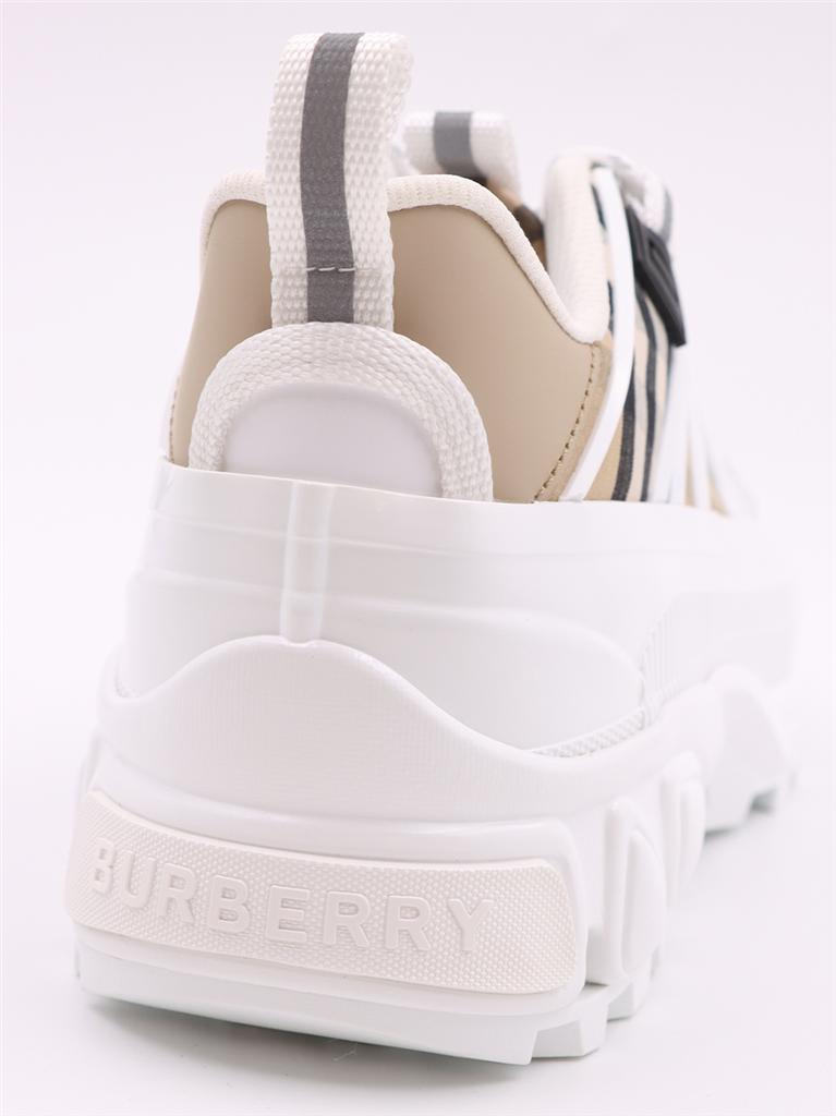 Baskets Baskets à carreaux Burberry Beige Femme
