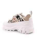 Baskets Baskets à carreaux Burberry Beige Femme