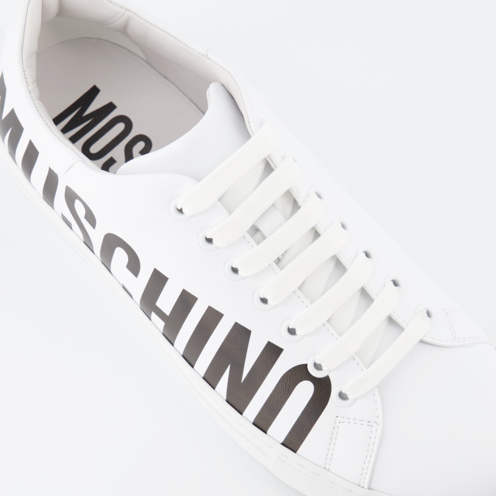 Sneaker Baskets à logo Moschino Weiß Homme