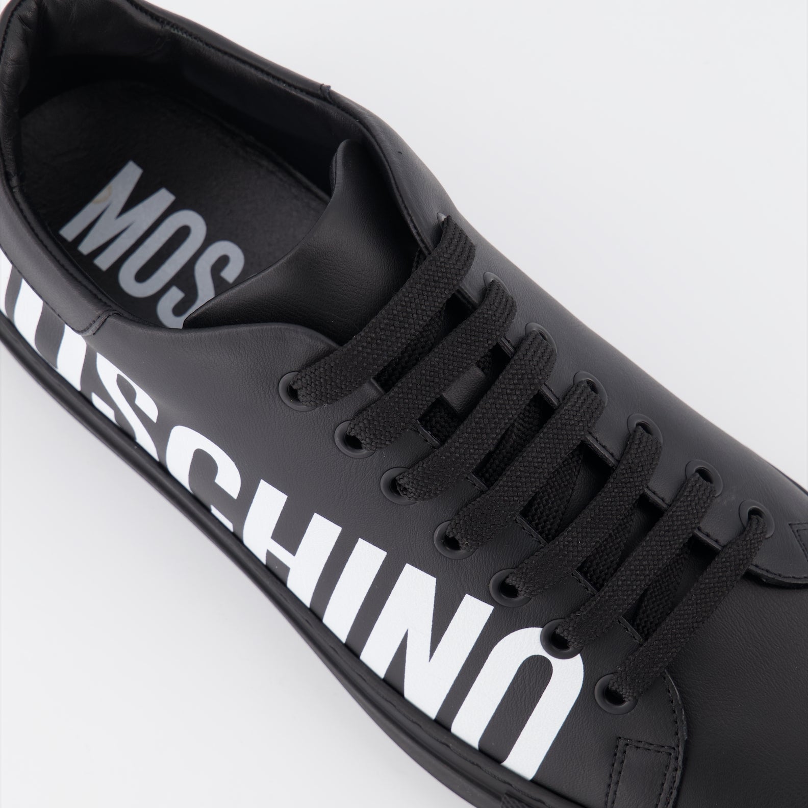 Sneaker Baskets à logo Moschino Schwarz Homme