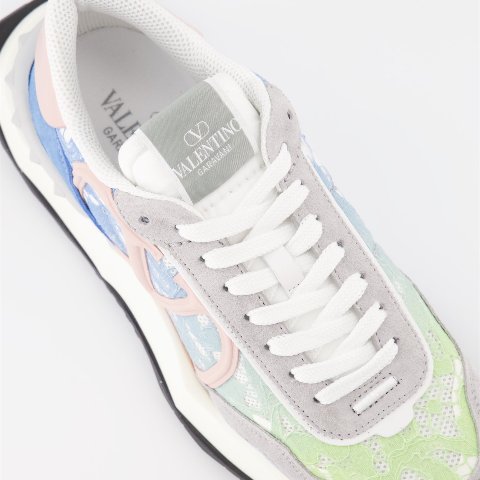 Baskets Baskets Lacerunner en dentelle Valentino Garavani Gris Femme