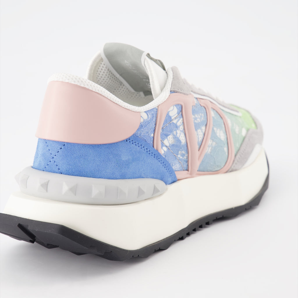 Baskets Baskets Lacerunner en dentelle Valentino Garavani Gris Femme