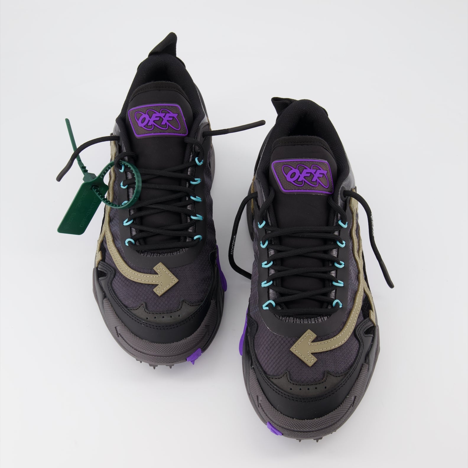 スニーカー オッシー 2000 スニーカー ブラック Off-White 黒 男