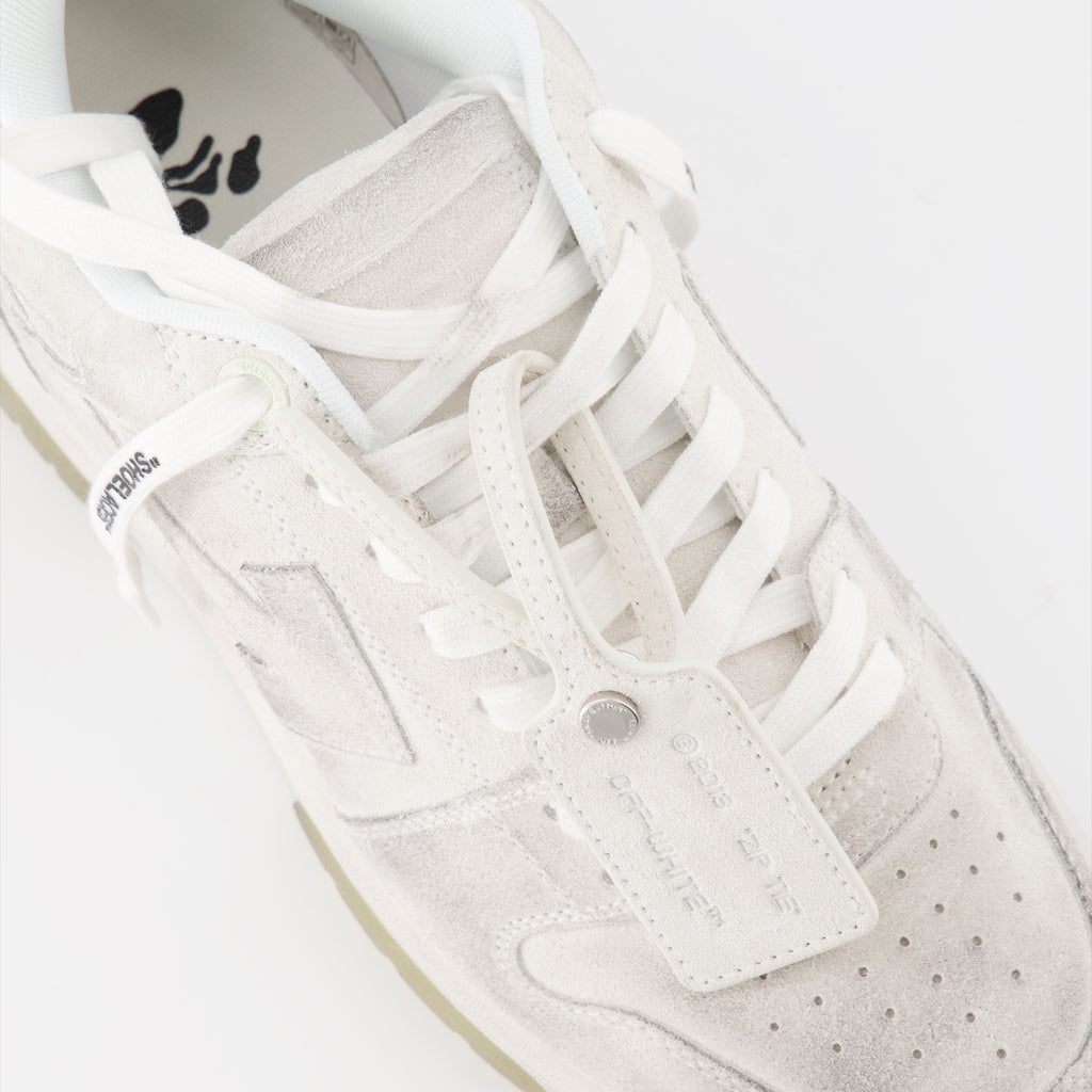 スニーカー 外出中のスニーカー Off-White グレー 男