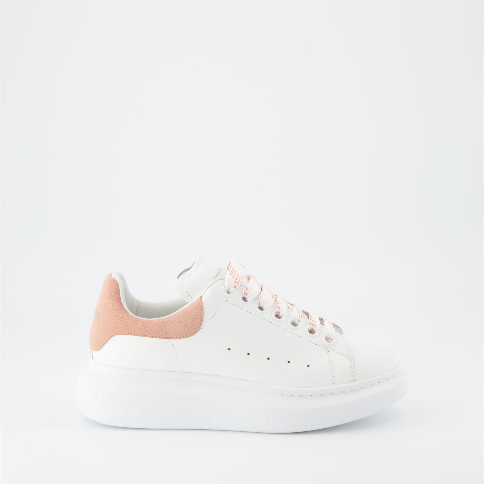 スニーカー オーバーサイズスニーカー Alexander McQueen ピンク 女性