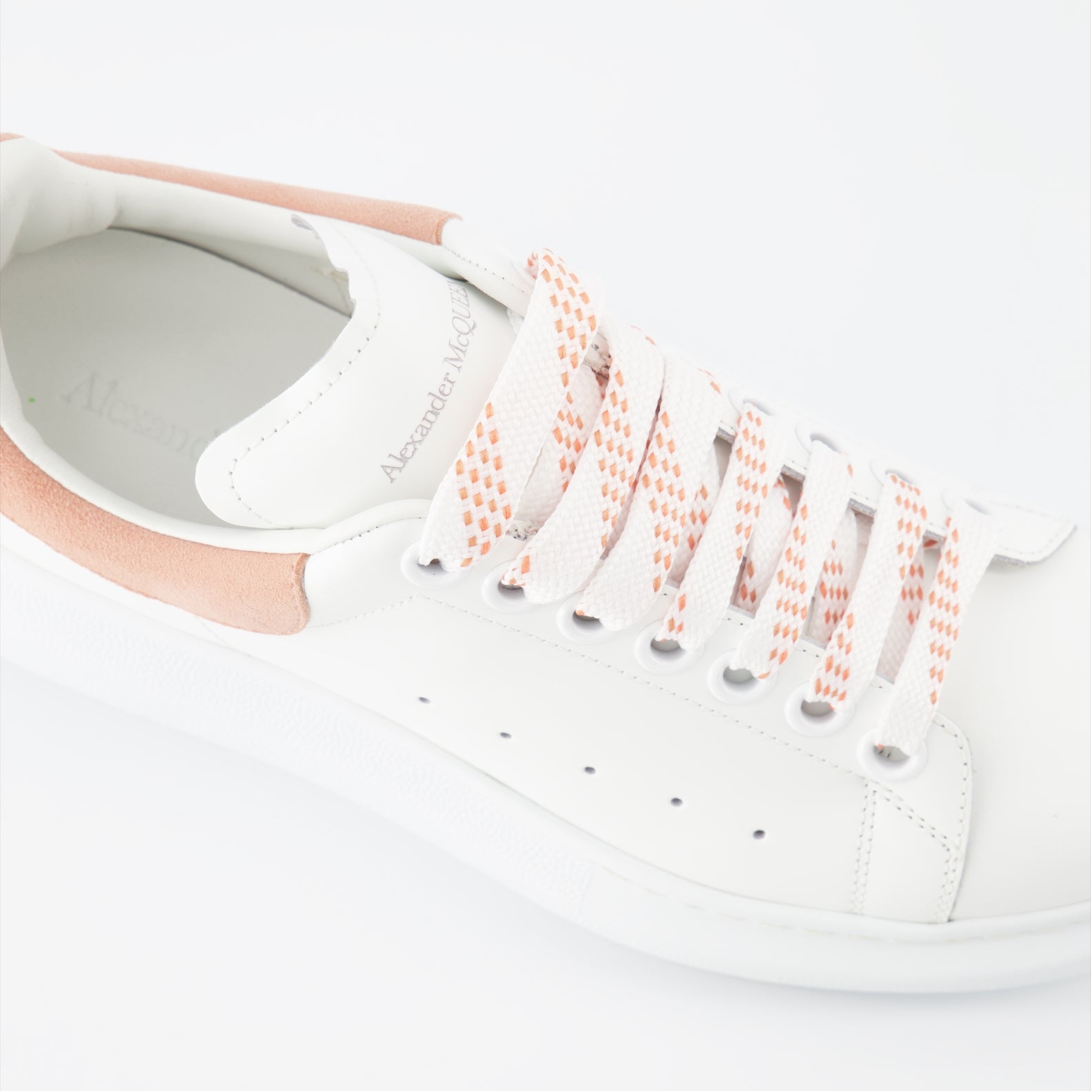 スニーカー オーバーサイズスニーカー Alexander McQueen ピンク 女性