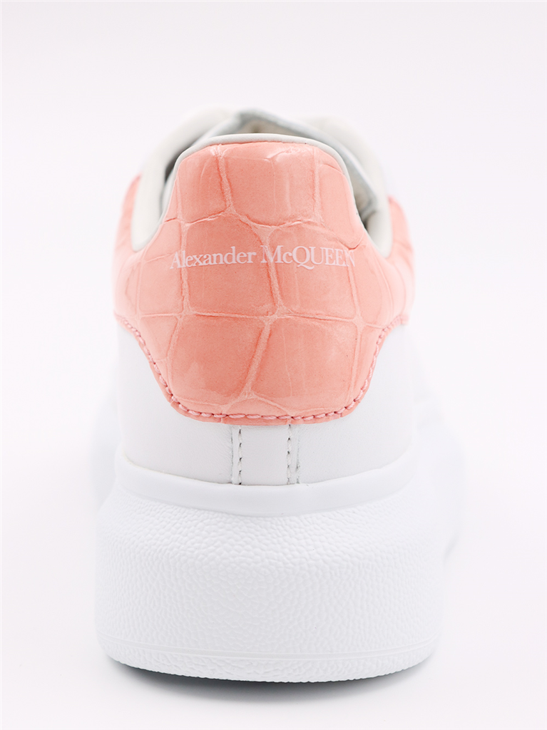 Shoes Oversized crocodile sneakers Alexander McQueen Pink Girls (3 years and over)