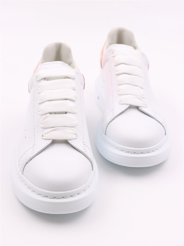 Shoes Oversized crocodile sneakers Alexander McQueen Pink Girls (3 years and over)