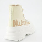 Bottines Bottines Tread Slick Graffiti Alexander McQueen Beige Femme