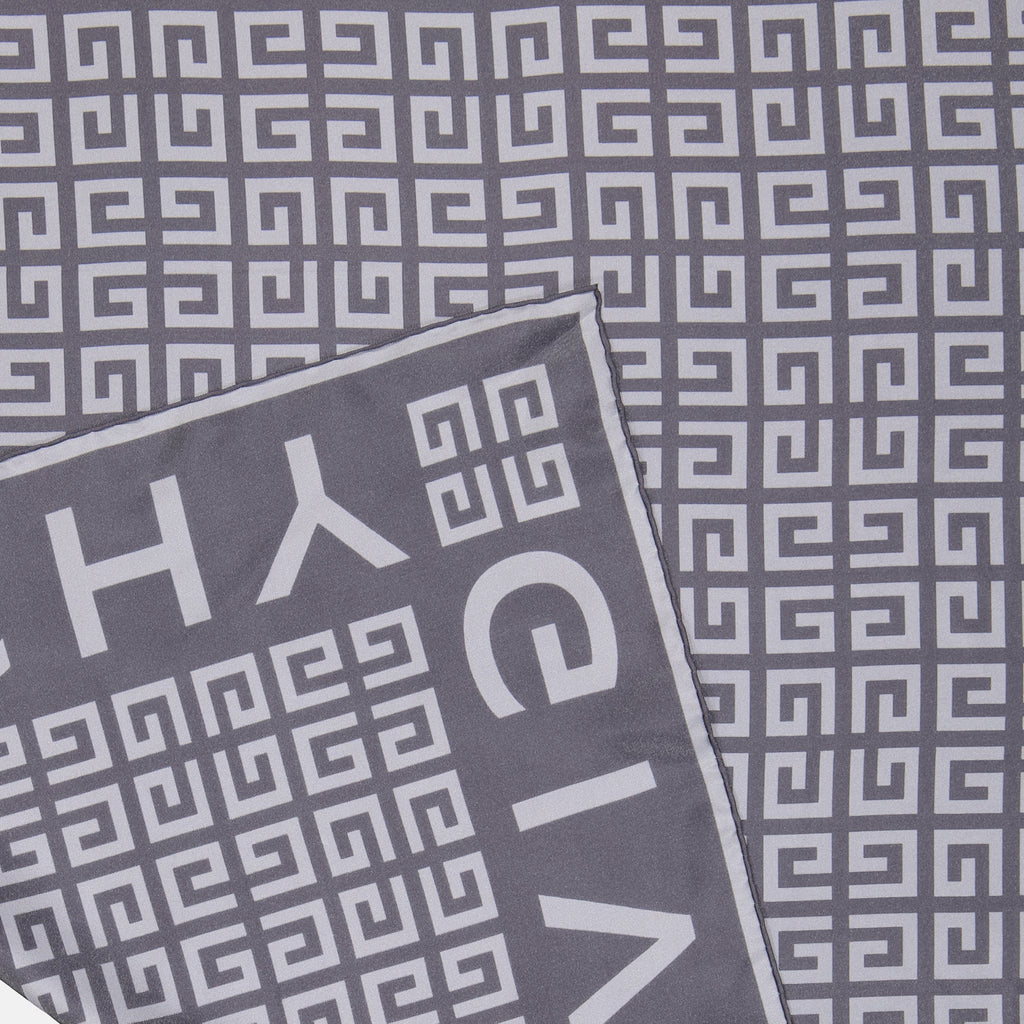 Écharpes, foulards et gants Carré de soie 4G Givenchy Gris Femme