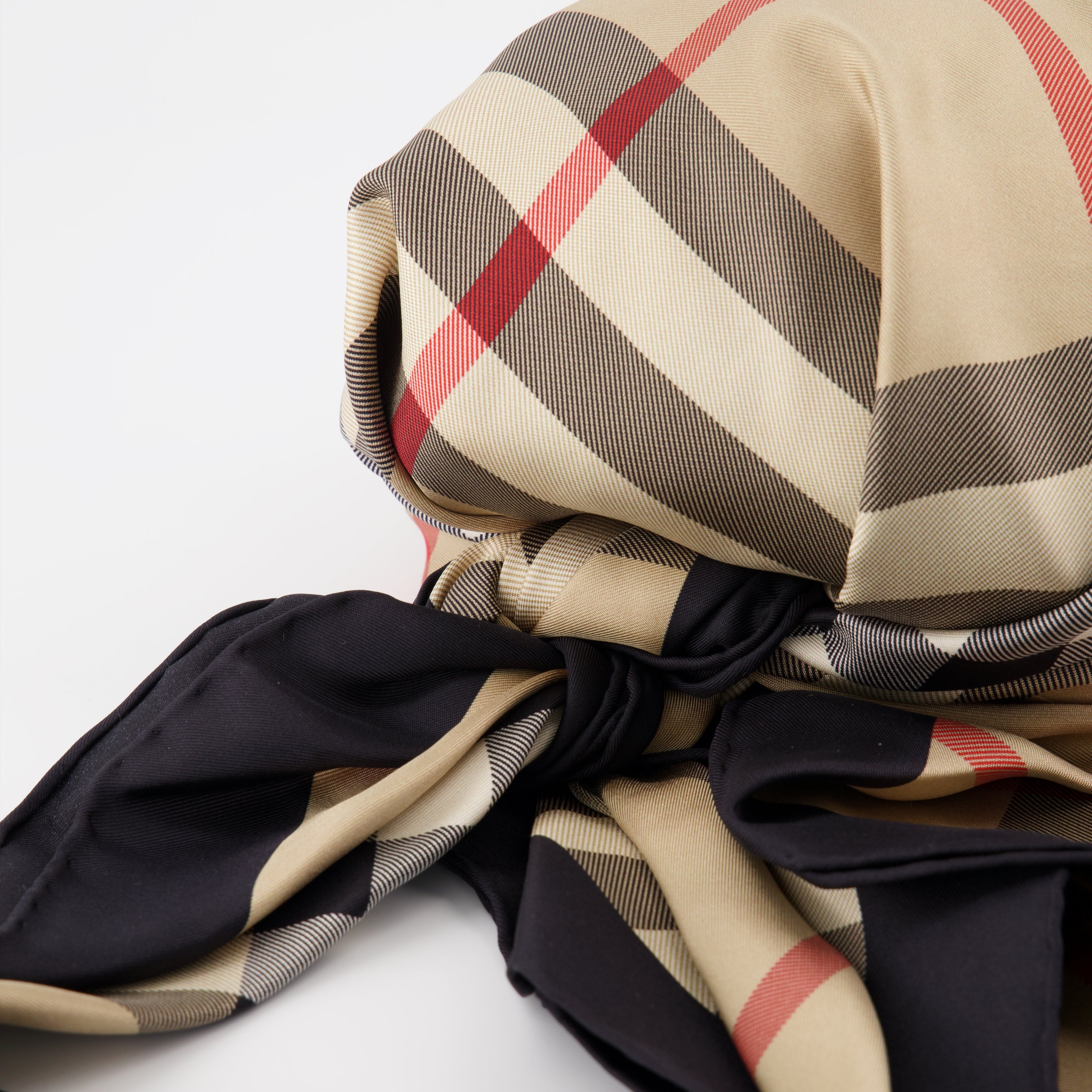 Chapéus, bonés e gorros Casquette avec foulard Burberry Bege Femme