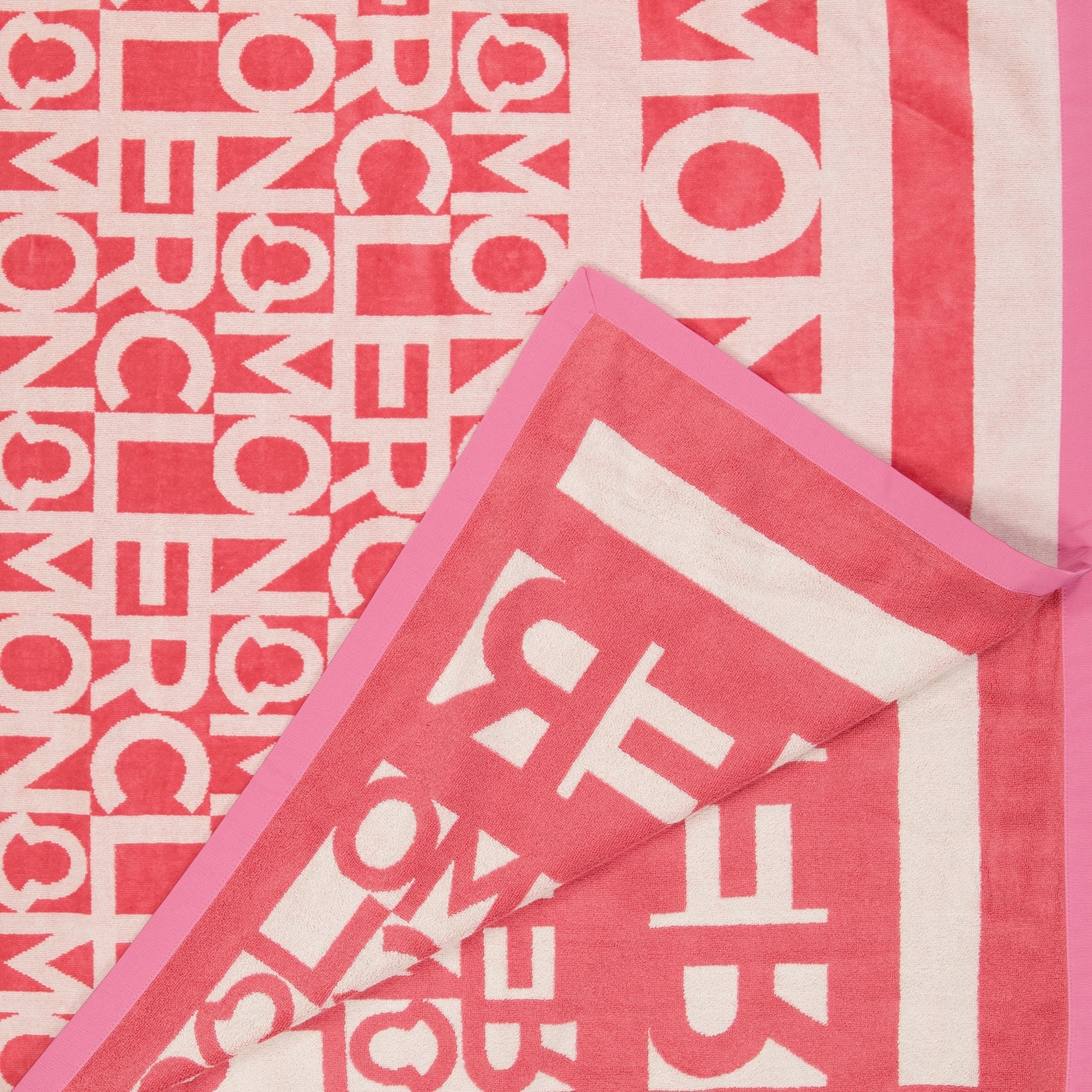 Drap de plage monogrammé