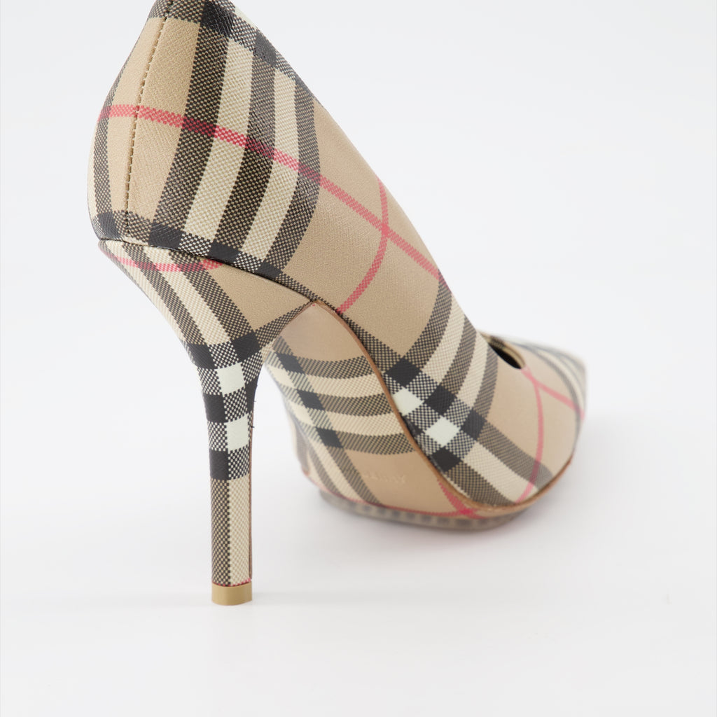 Escarpins Escarpins à carreaux Burberry Beige Femme