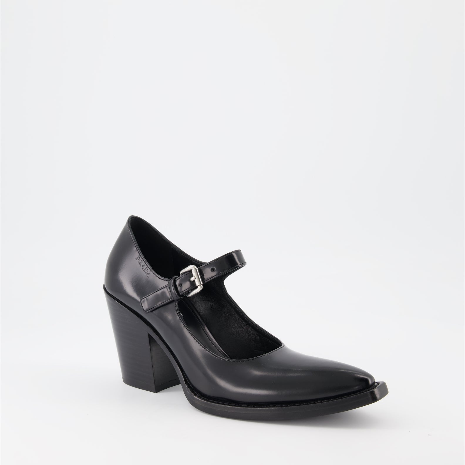 Escarpins Escarpins en cuir brossé Prada Noir Femme