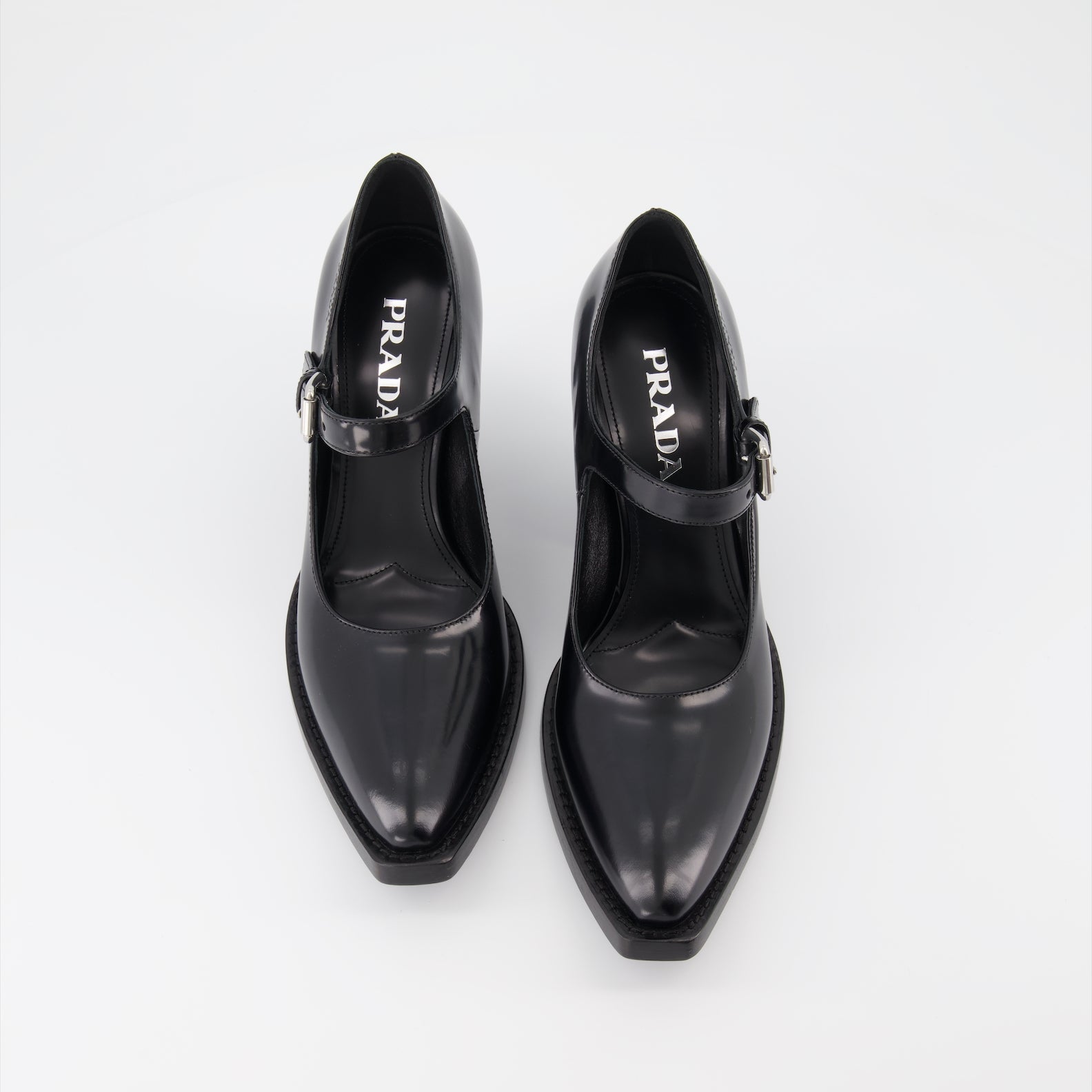 Escarpins Escarpins en cuir brossé Prada Noir Femme