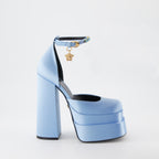 Escarpins Medusa Aevitas en satin bleu