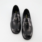 Mocassins Mocassins à logo triangle Prada Noir Homme