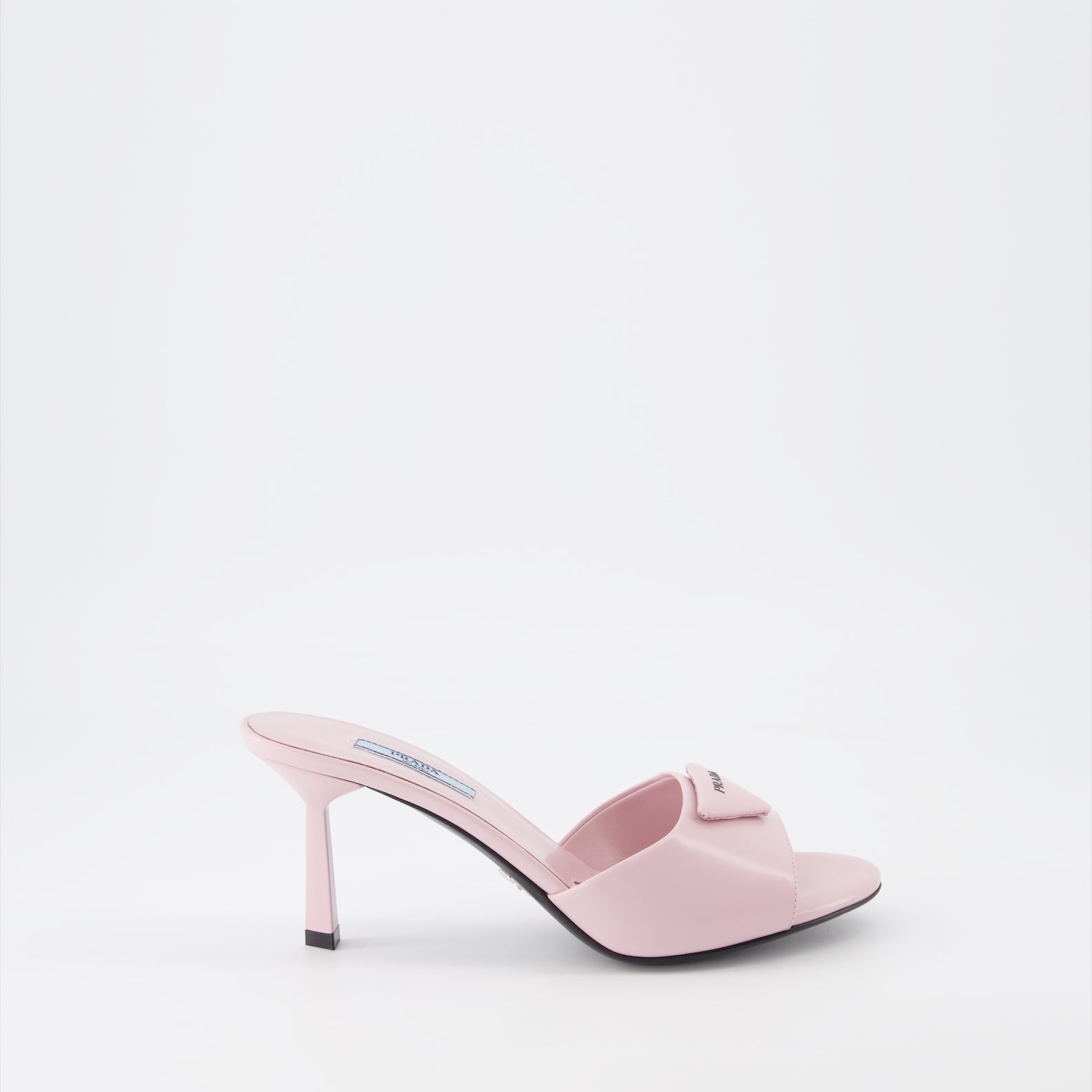 Chaussures ouvertes Mules en cuir Prada Rose Femme