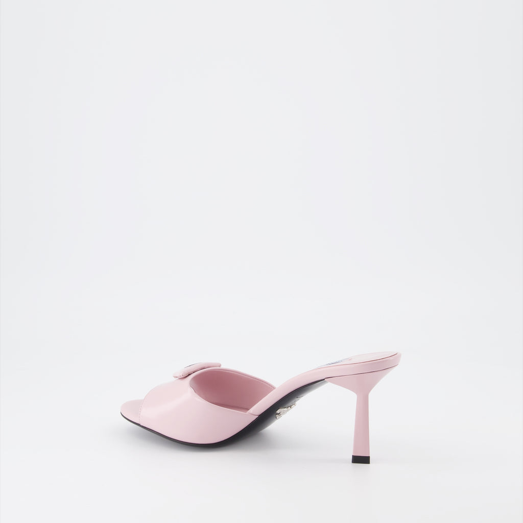 Chaussures ouvertes Mules en cuir Prada Rose Femme