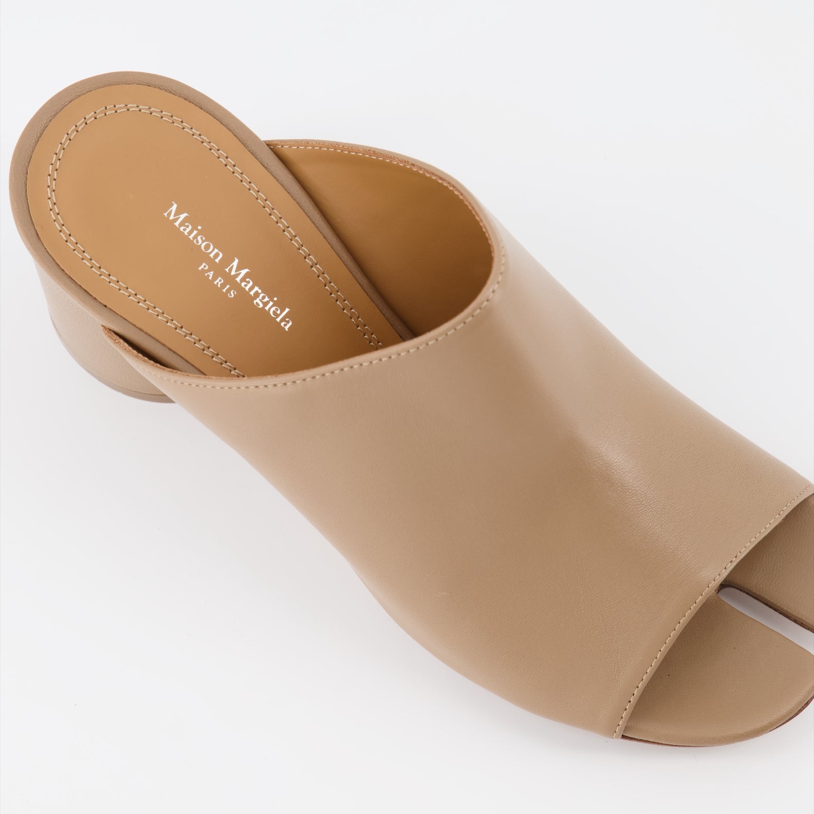 Zapatos abiertos Mules Tabi Maison Margiela Beige Femme