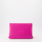Pochette Chain médium en cuir fuchsia