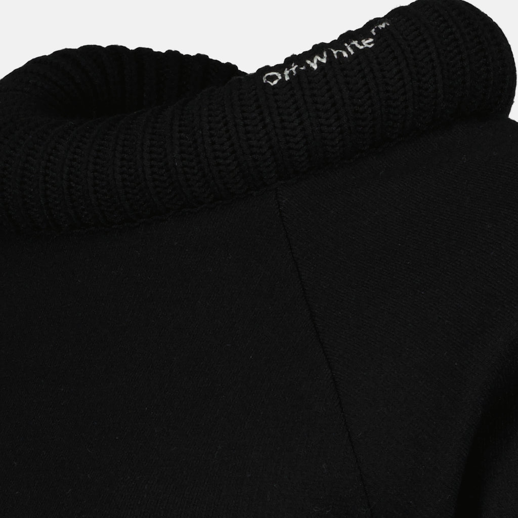 Pull à col noir