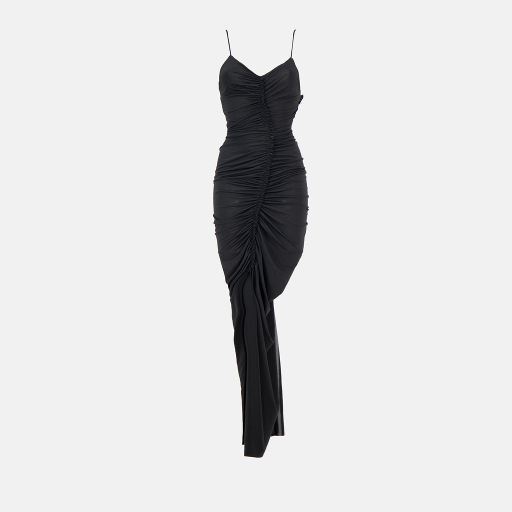 Robe noire froncée