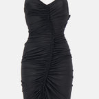 Robe noire froncée