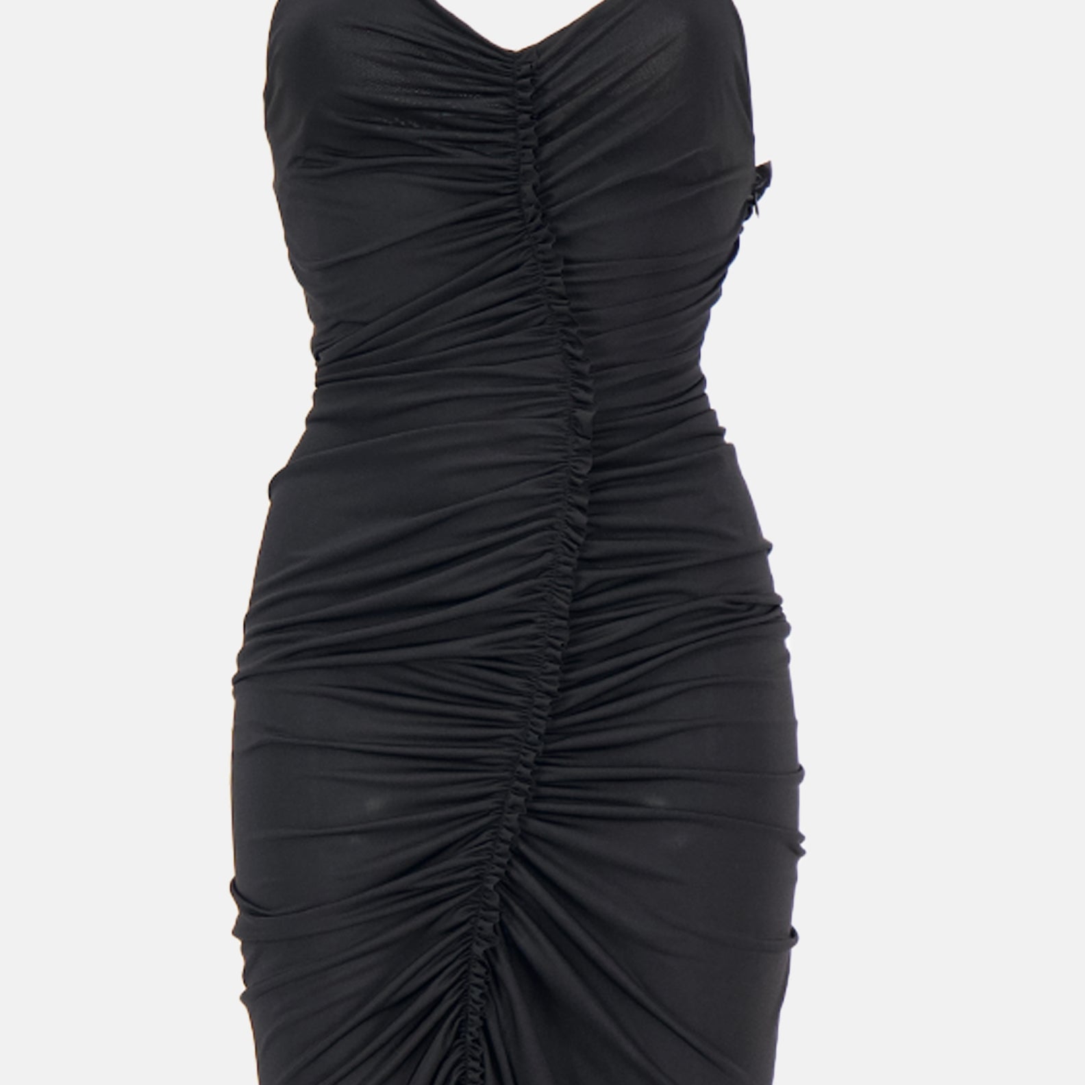 Robe noire froncée