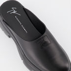 オープントゥシューズ サボ アポカリプス Giuseppe Zanotti 黒 女性