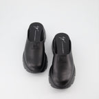 オープントゥシューズ サボ アポカリプス Giuseppe Zanotti 黒 女性