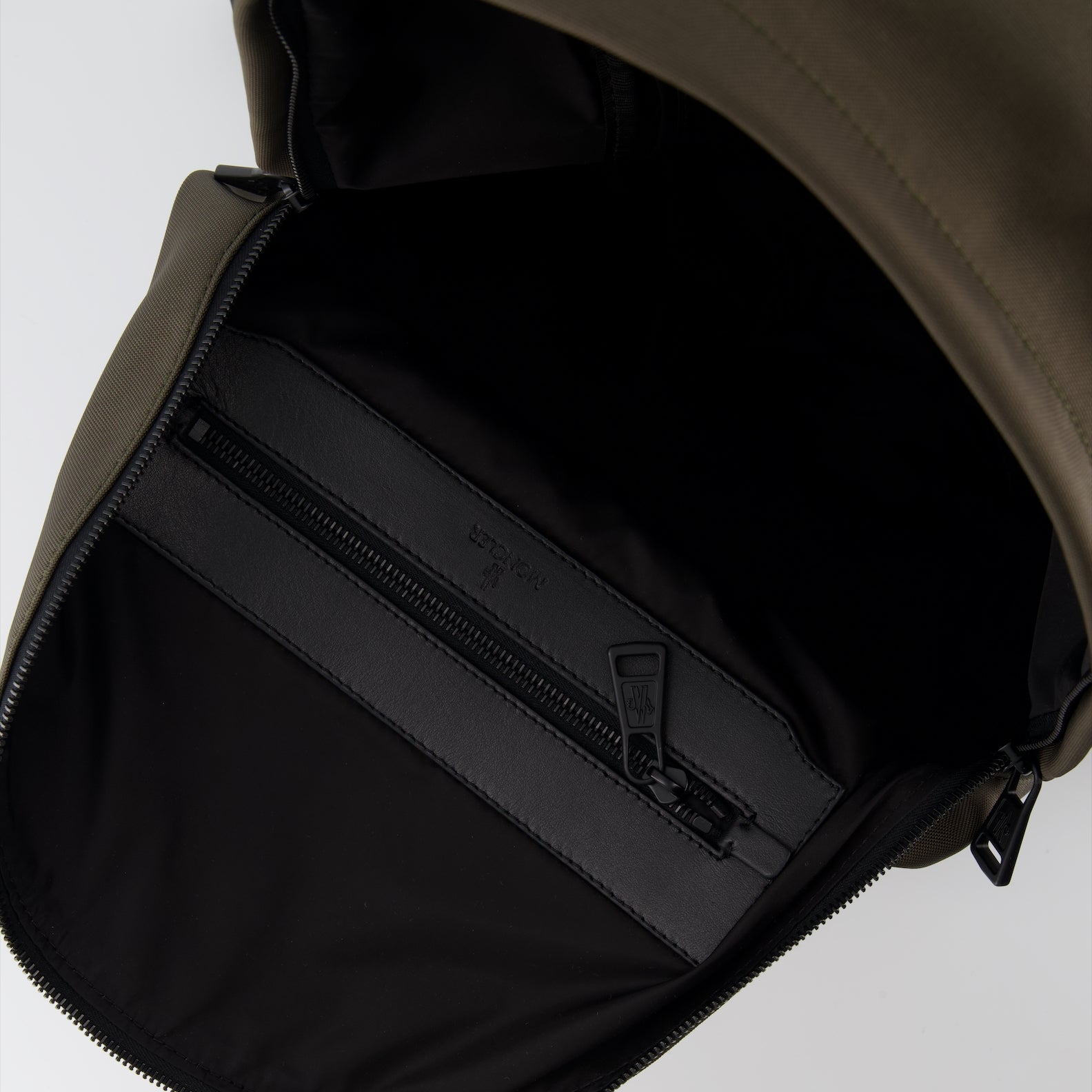백팩 Sac à dos Pierrick Moncler 카키색 옷감 Homme