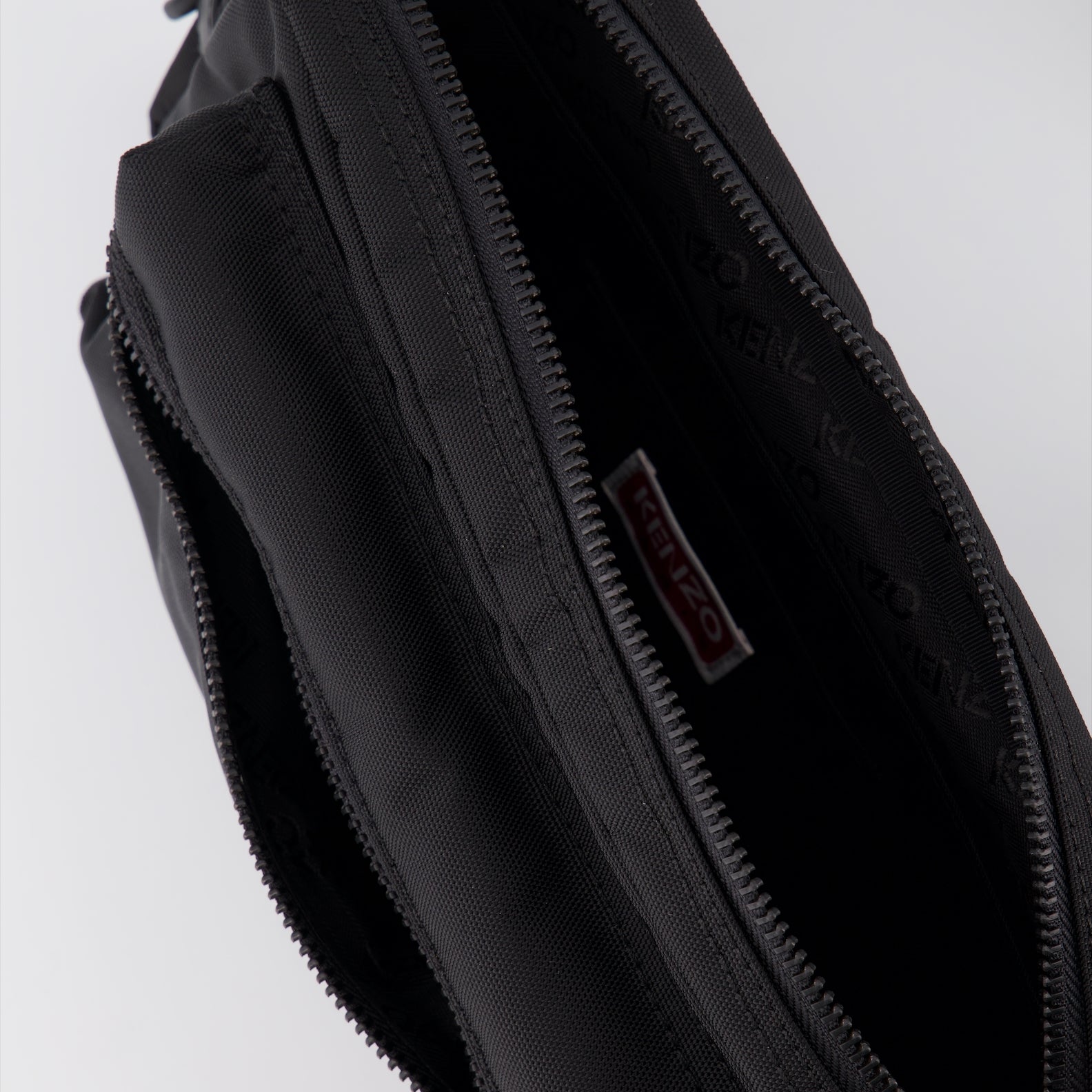 ベルトバッグ ケンゾー クレスト ファニーパック Kenzo 黒 男