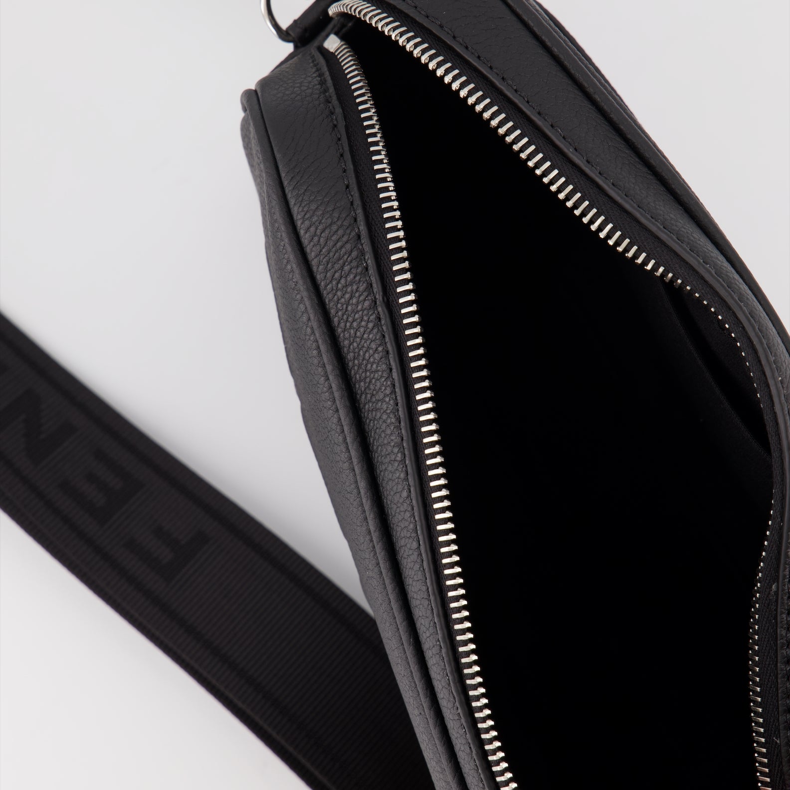 Pochettes Sac Camera Fendi Noir Homme